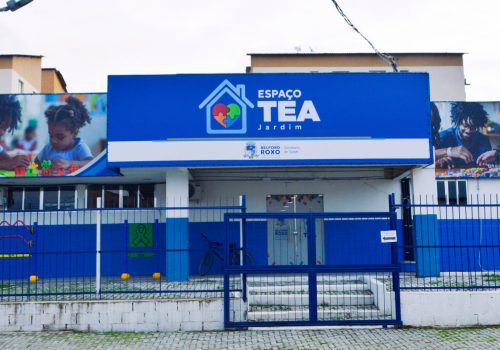 O Espaço TEA do Jardim do Ipê, em Belford Roxo, foi inaugurado para fortalecer o atendimento e a inclusão de pessoas com autismo no município.